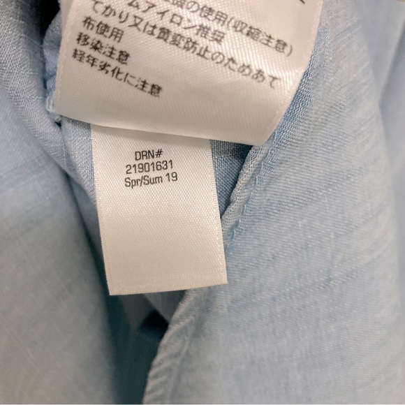 Eddie Bauer Sleeveless Button Up Top, Light Blue - Picture 7 of 8